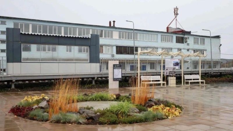 В Корсакове завершают благоустройство площади «Пять углов» по инициативе жителей
