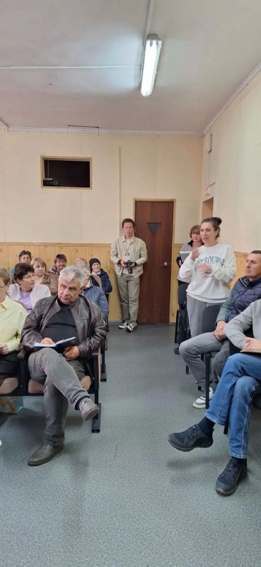 Сегодня в Доме культуры села Рейдово состоялась встреча главы округа Константина Истомина с жителями Сегодня в Доме культуры села Рейдово состоялась встреча главы округа Константина Истомина с жителями