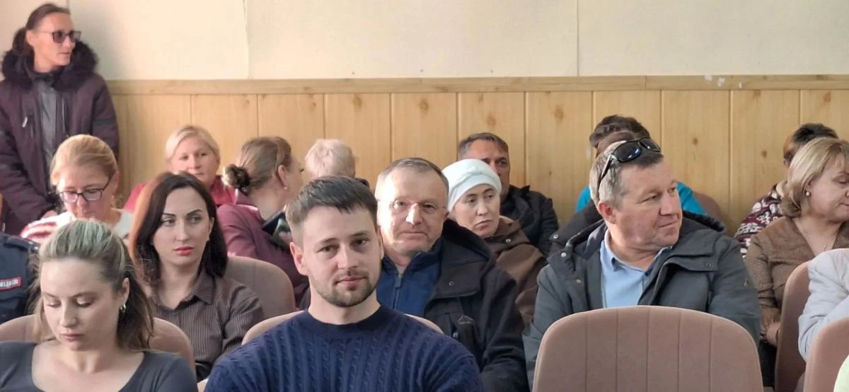 Сегодня в Доме культуры села Рейдово состоялась встреча главы округа Константина Истомина с жителями Сегодня в Доме культуры села Рейдово состоялась встреча главы округа Константина Истомина с жителями