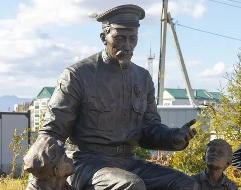 Памятник Дзержинскому открыли в Южно-Сахалинске
