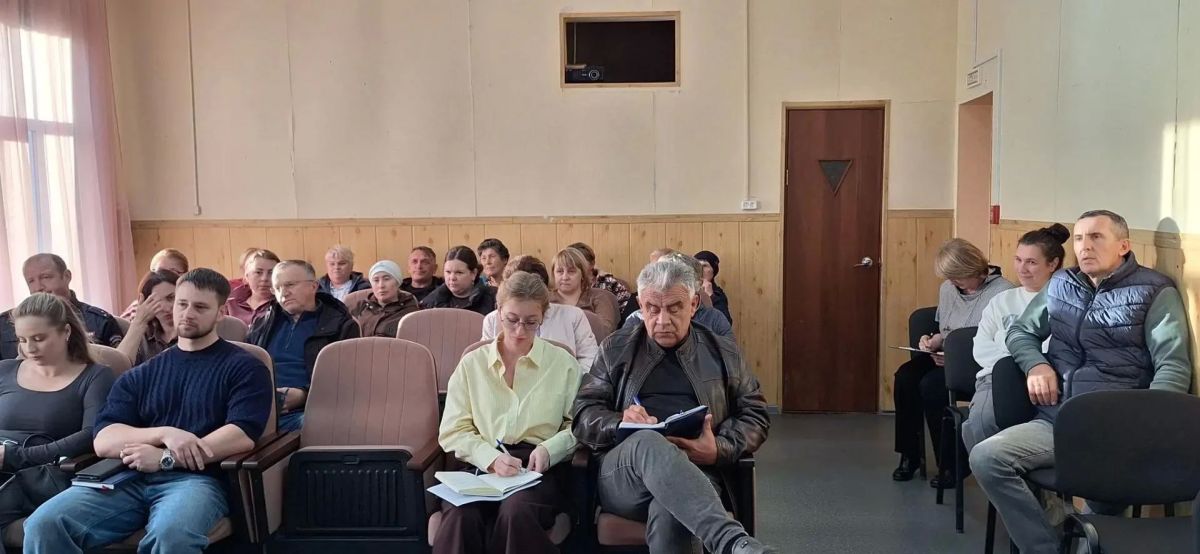 Сегодня в Доме культуры села Рейдово состоялась встреча главы округа Константина Истомина с жителями Сегодня в Доме культуры села Рейдово состоялась встреча главы округа Константина Истомина с жителями