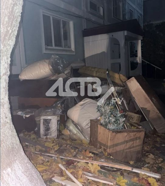 Южносахалинцы жалуются на свалку у дома на Мира, 269 Южносахалинцы жалуются на свалку у дома на Мира, 269