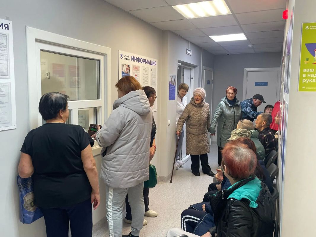 Волонтёры-медики и врачи из областного центра посетили ФАП в Углезаводске в рамках акции «Добро в село» Волонтёры-медики и врачи из областного центра посетили ФАП в Углезаводске в рамках акции «Добро в село»