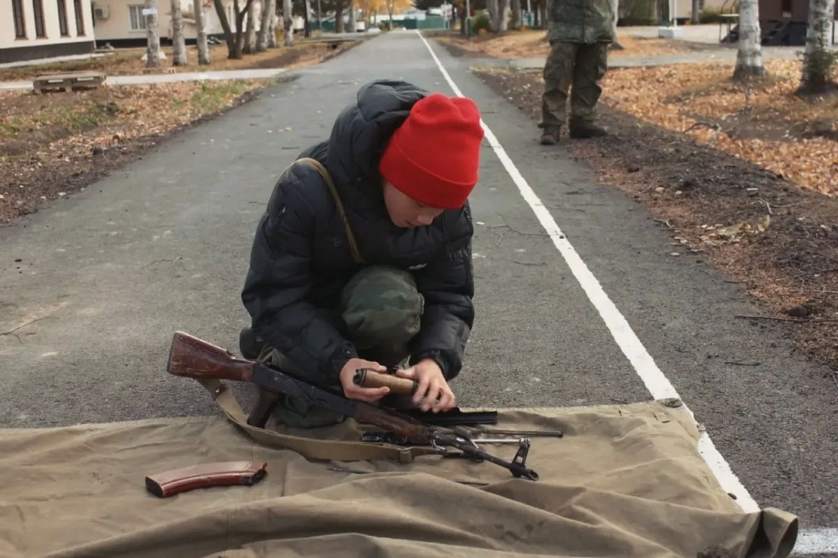 Военно-полевые сборы: два дня практики для юных курсантов Военно-полевые сборы: два дня практики для юных курсантов