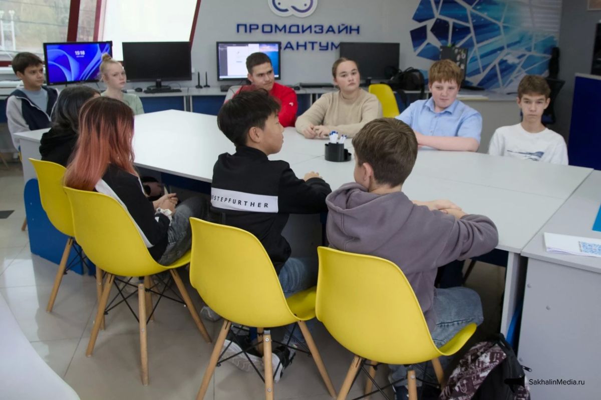 Железная дорога не предназначена для игр: сахалинским подросткам напомнили правила поведения у путей Железная дорога не предназначена для игр: сахалинским подросткам напомнили правила поведения у путей
