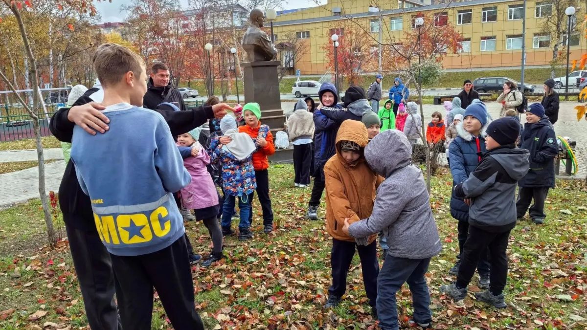 Корсаковская городская детская библиотека провела историко-краеведческий час «Василий Сергеевич Ощепков – человек, подаривший стране самбо» для учеников второго класса школы № 3. Встреча прошла в необычном формате: вместо... Корсаковская городская детская библиотека провела историко-краеведческий час «Василий Сергеевич Ощепков – человек, подаривший стране самбо» для учеников второго класса школы № 3. Встреча прошла в необычном формате: вместо...