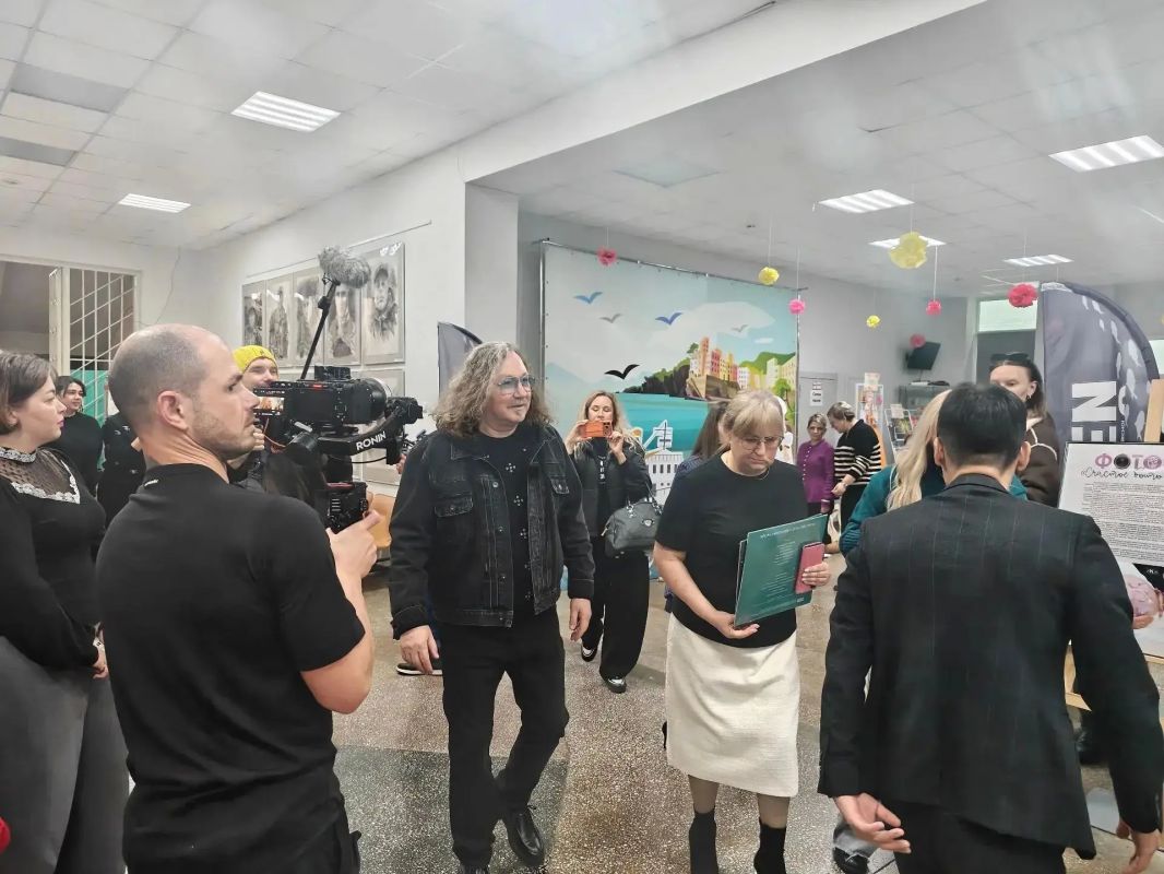 Игорь Николаев оставил памятную запись в "Летописи Холмска" во время съёмок телепроекта