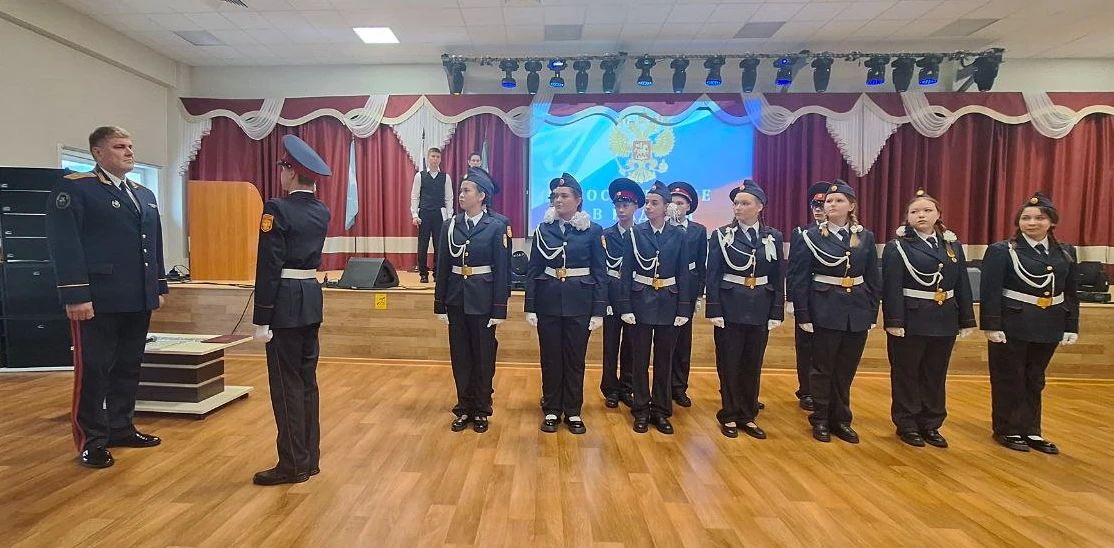 Воспитанники кадетского класса МБОУ СОШ № 1 г. Долинска приняли присягу Воспитанники кадетского класса МБОУ СОШ № 1 г. Долинска приняли присягу