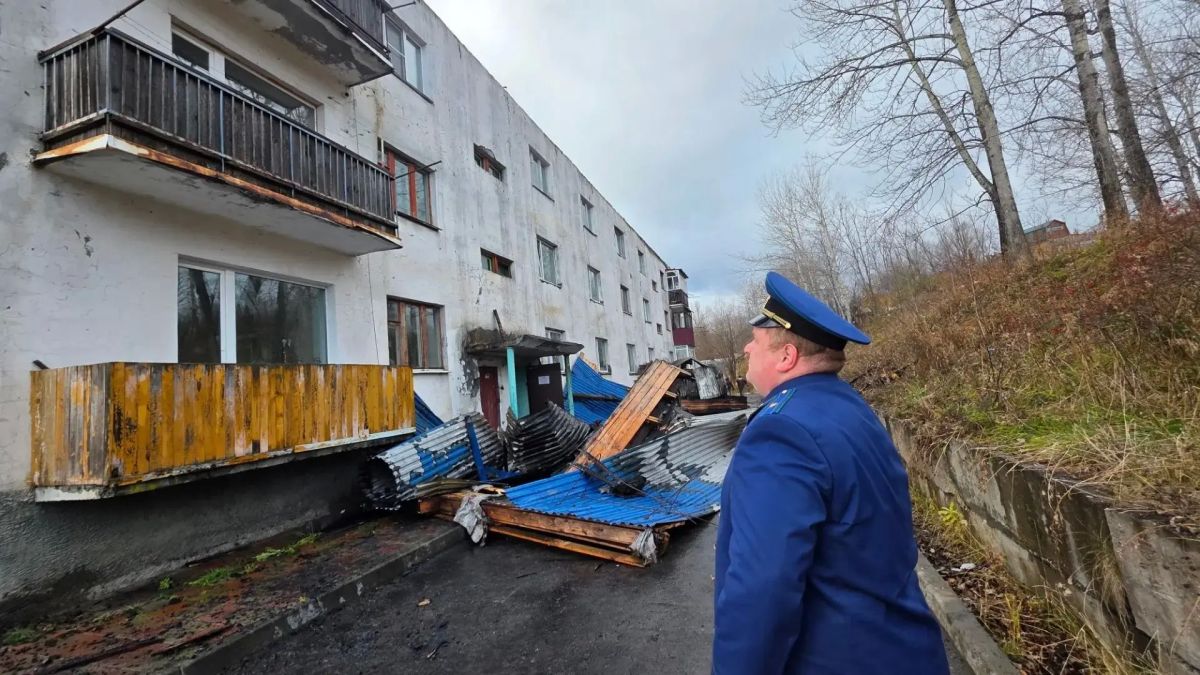 Соблюдение прав граждан, пострадавших от пожара в многоквартирном доме в п.Вахрушев Поронайского муниципального округа находится на контроле прокуратуры
