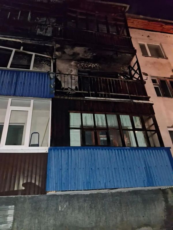 В Поронайском районе горела крыша многоквартирного дома В Поронайском районе горела крыша многоквартирного дома