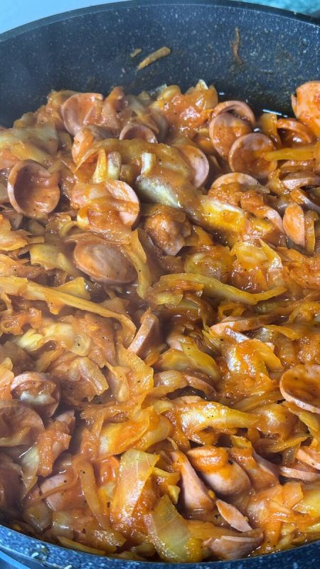 Капуста с сосисками: вкусный и простой рецепт на каждый день