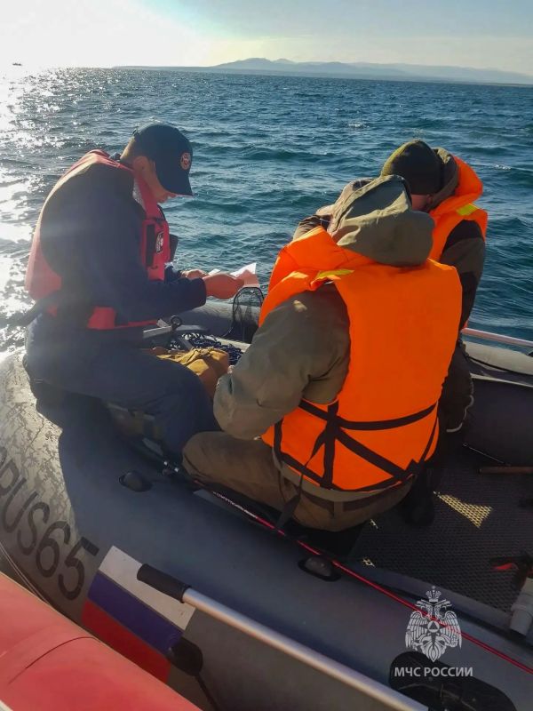 Инспекторы Центра ГИМС продолжают патрулирования водоемов Инспекторы Центра ГИМС продолжают патрулирования водоемов