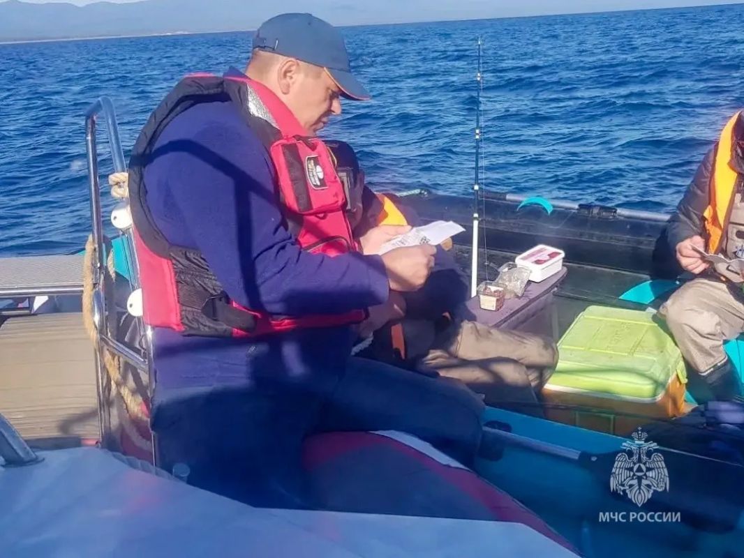 Инспекторы Центра ГИМС продолжают патрулирования водоемов Инспекторы Центра ГИМС продолжают патрулирования водоемов
