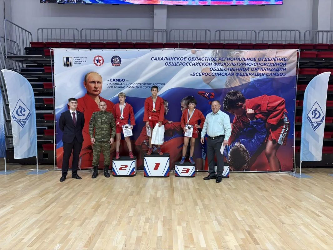 Кубок председателя Сахалинской организации общества «Динамо» собрал на ковре самбистов из пяти городов Кубок председателя Сахалинской организации общества «Динамо» собрал на ковре самбистов из пяти городов