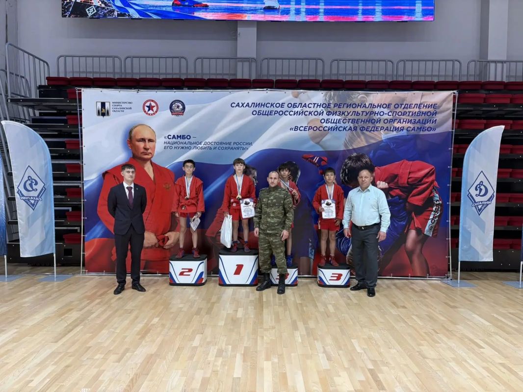 Кубок председателя Сахалинской организации общества «Динамо» собрал на ковре самбистов из пяти городов Кубок председателя Сахалинской организации общества «Динамо» собрал на ковре самбистов из пяти городов