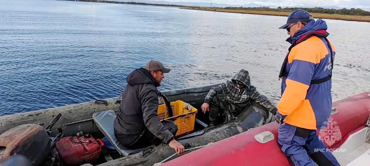 Инспекторы Центра ГИМС продолжают патрулирования водоемов Инспекторы Центра ГИМС продолжают патрулирования водоемов
