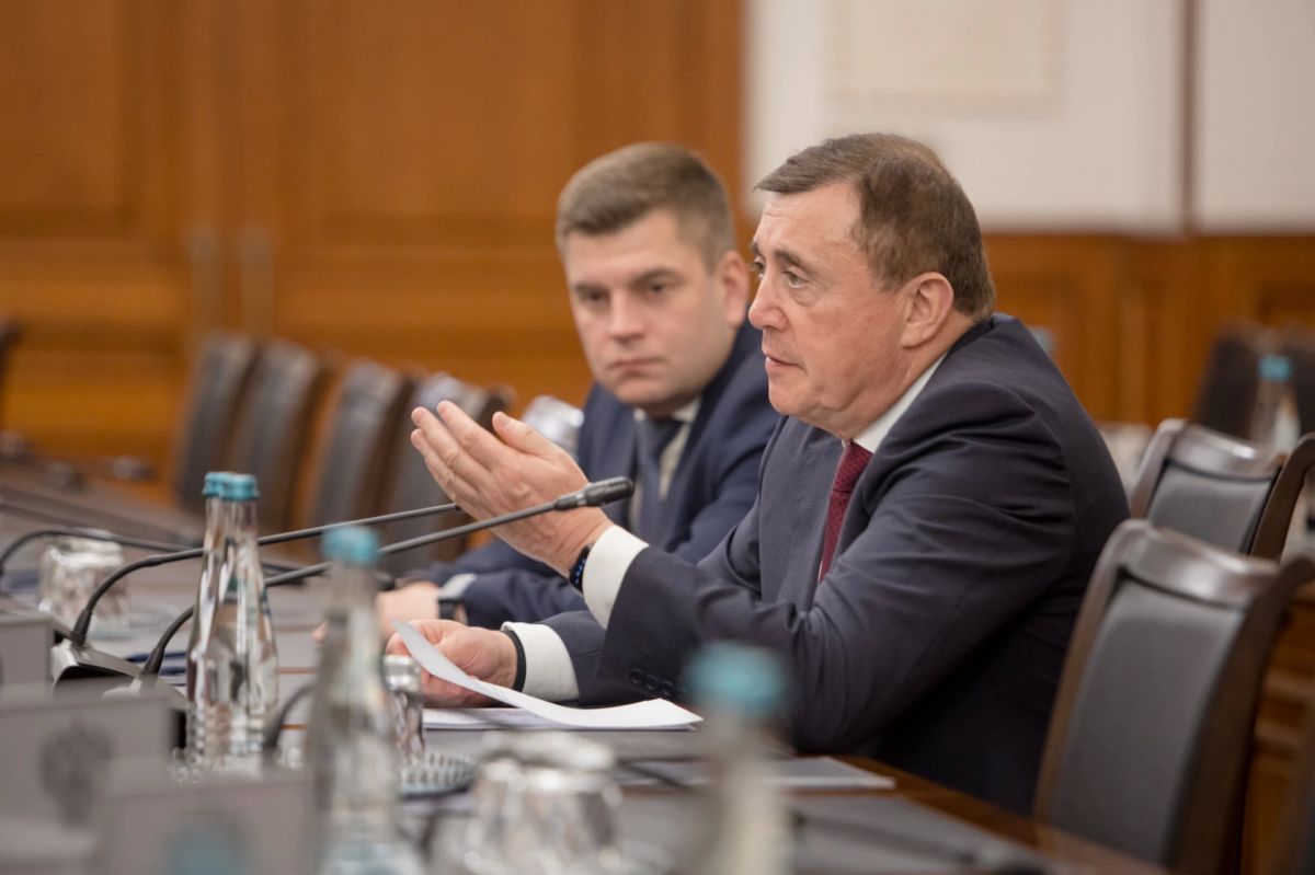 Валерий Лимаренко: Встретился с министром транспорта России Дмитрием Ядровым, недавно назначенным на эту должность Валерий Лимаренко: Встретился с министром транспорта России Дмитрием Ядровым, недавно назначенным на эту должность