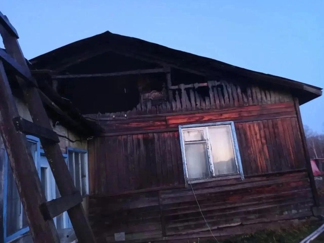 В селе Арги-Паги Тымовского района горел двухквартирный жилой дом