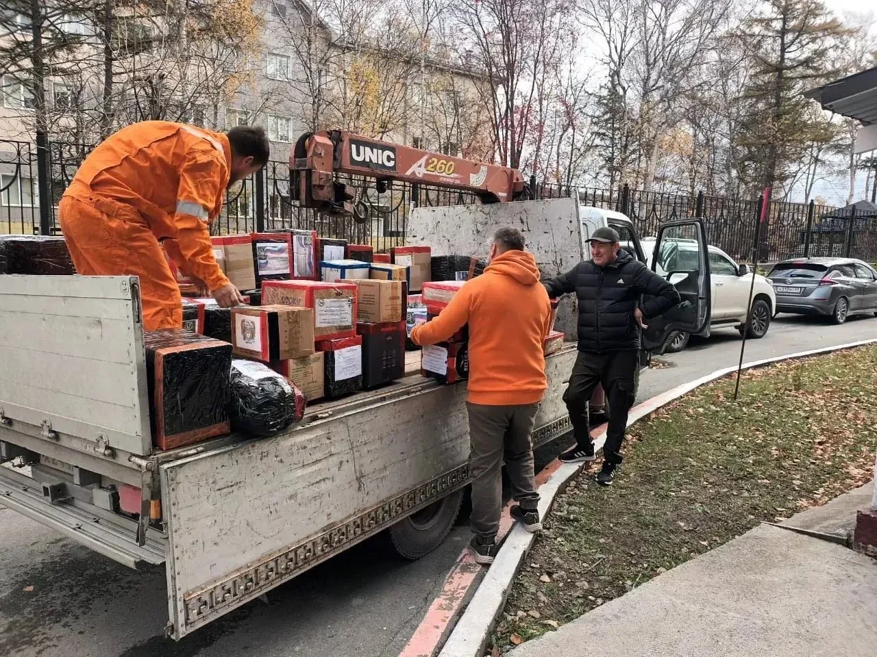 Три тонны гуманитарной помощи отправят с Сахалина в зону спецоперации в этом месяце